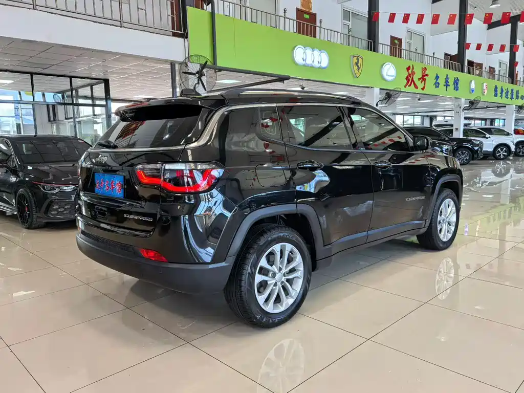 Jeep Compass 2021 — фото 13