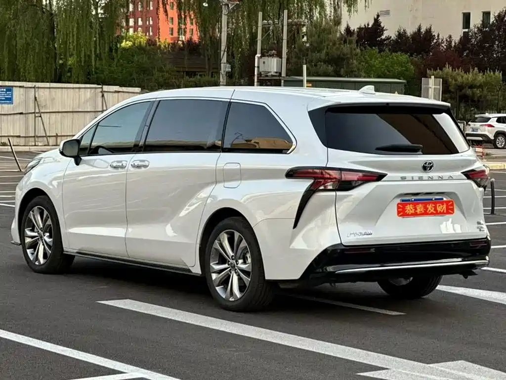 Toyota Sienna 2025 — фото 4