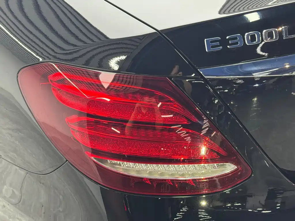 Mercedes-Benz E-Class 2020 — фото 20