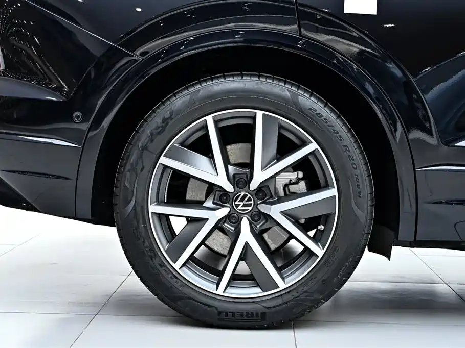 Volkswagen Touareg 2021 — фото 40