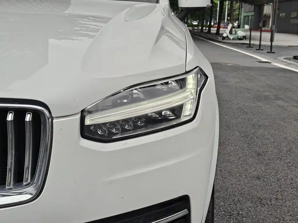 Volvo XC90 2023 — фото 16
