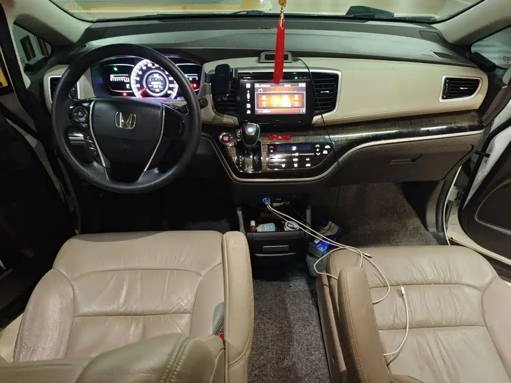 Honda Odyssey 2018 — фото 13