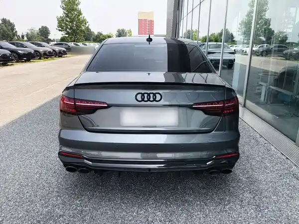 Audi A4L 2021