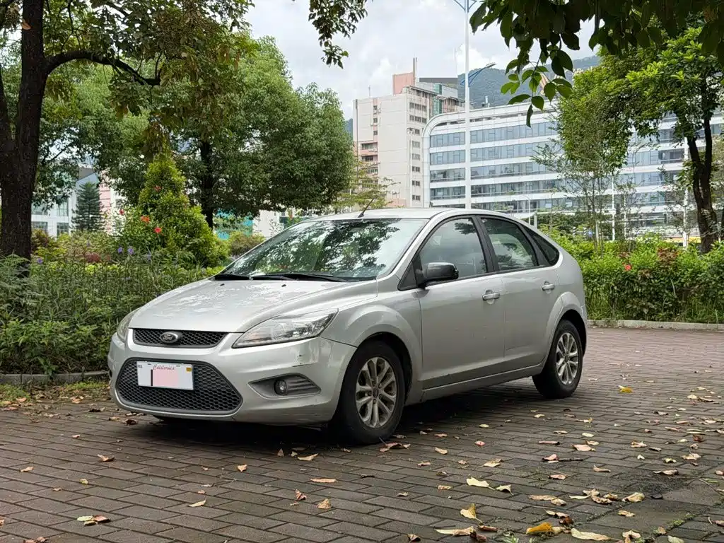 Ford Focus 2013 — фото 1