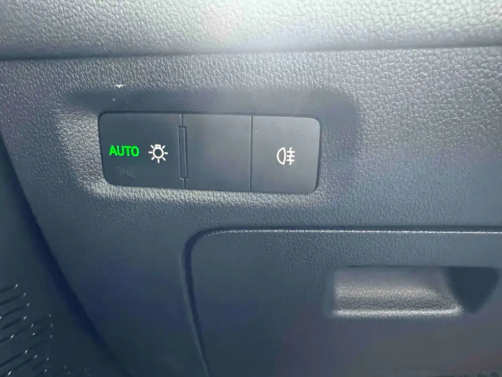 Skoda Octavia 2023 — фото 11