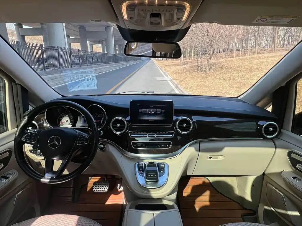 Mercedes-Benz V-Class 2018 — фото 8