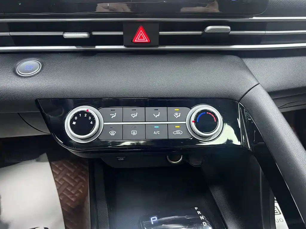 Hyundai Elantra 2023 — фото 16