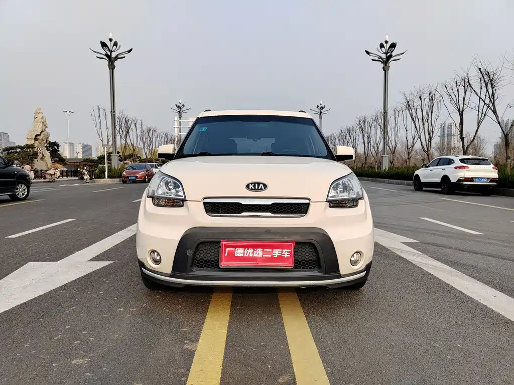 Kia Soul 2011 — фото 2