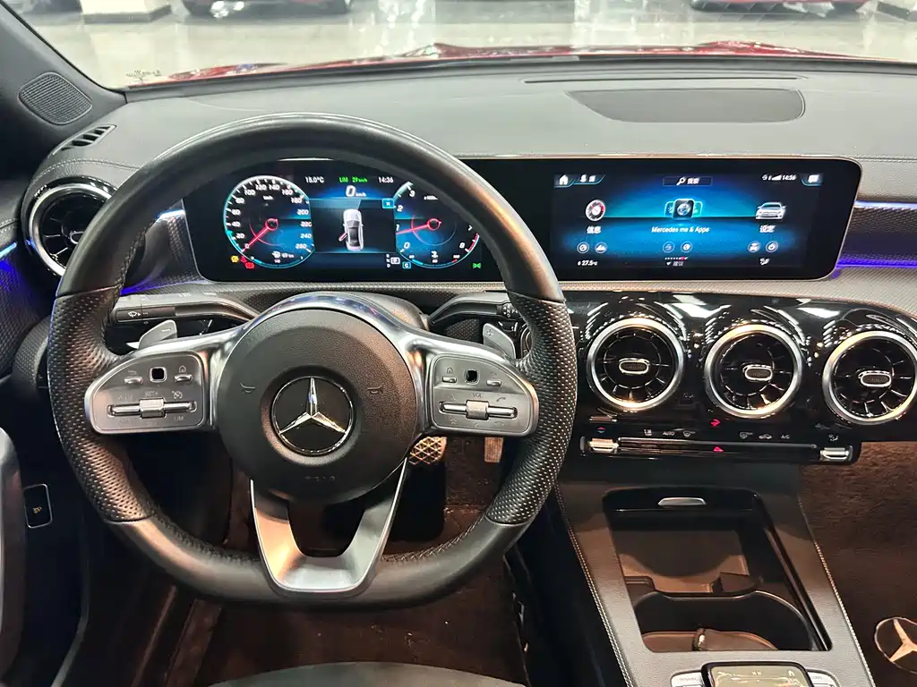 Mercedes-Benz A-Class 2019 — фото 9