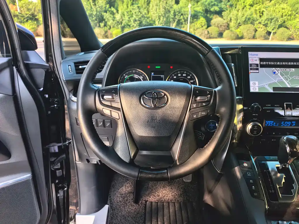 Toyota Alphard 2023 — фото 20