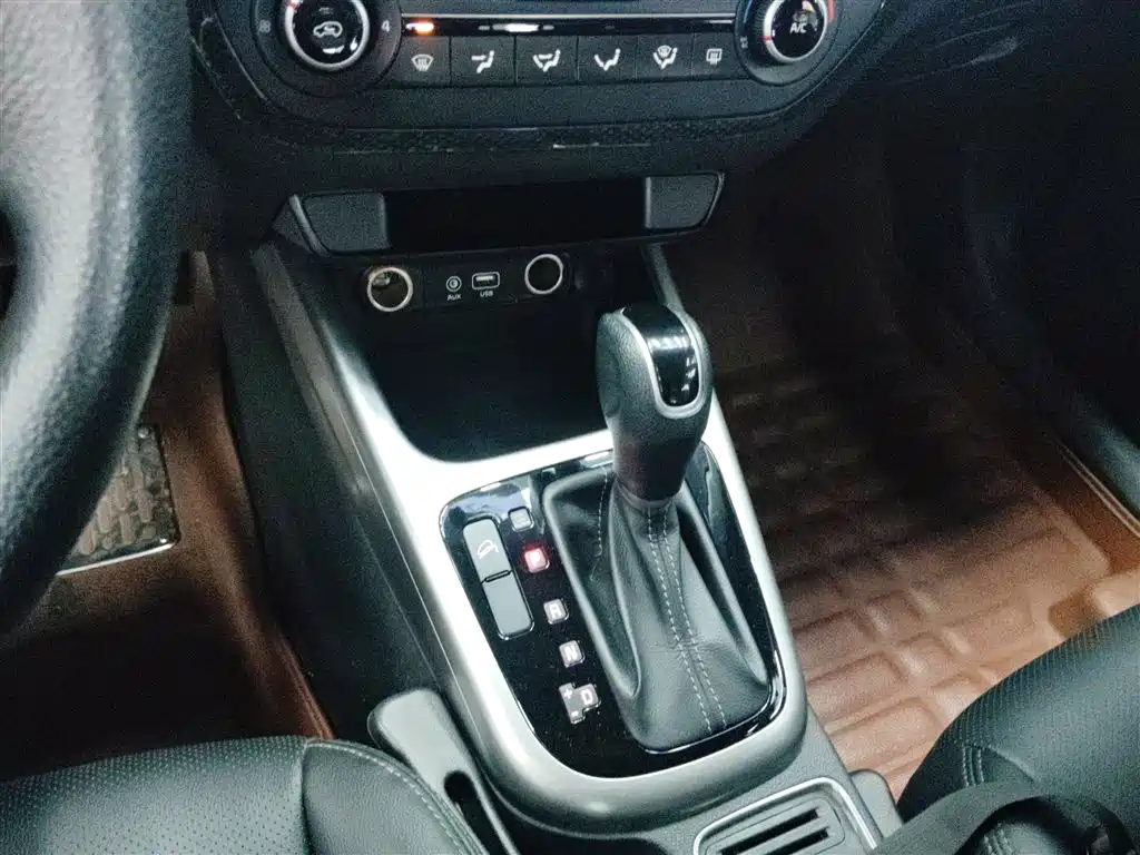 Kia KX3 2015 — фото 10