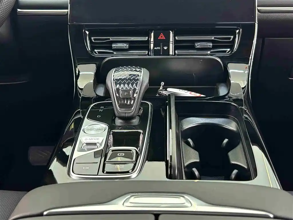 GAC Motor Trumpchi M8 2025 — фото 11