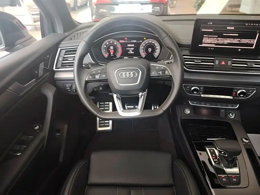Audi Q5L 2025 — фото 17