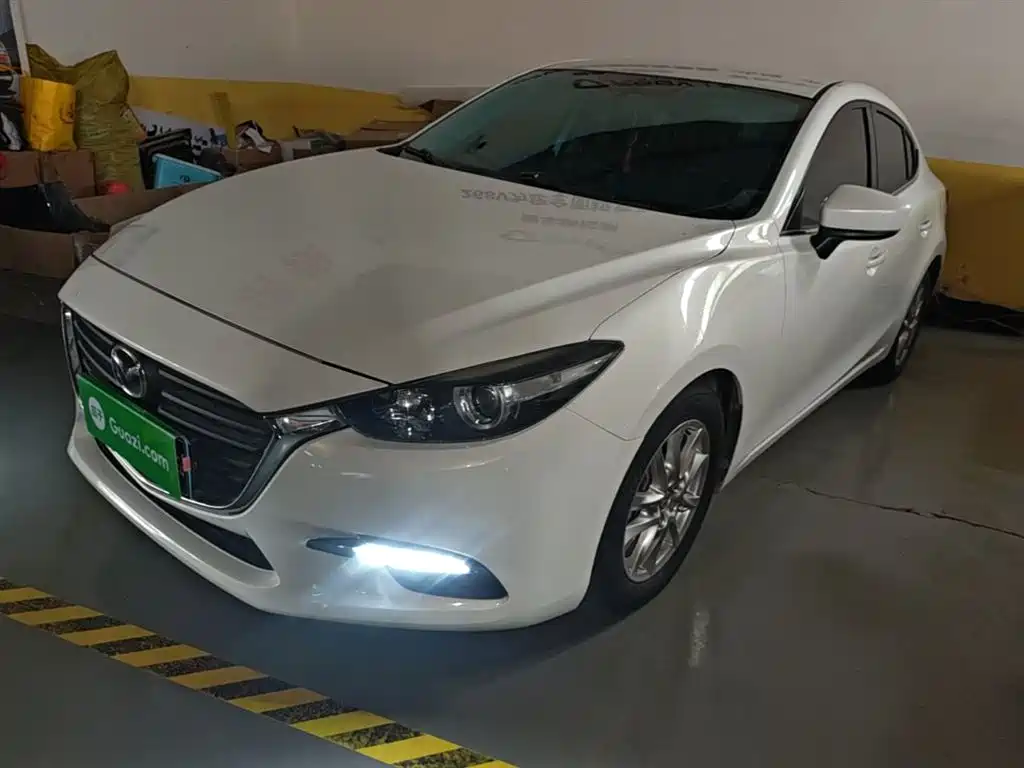 Mazda 3 Axela 2017 — фото 1