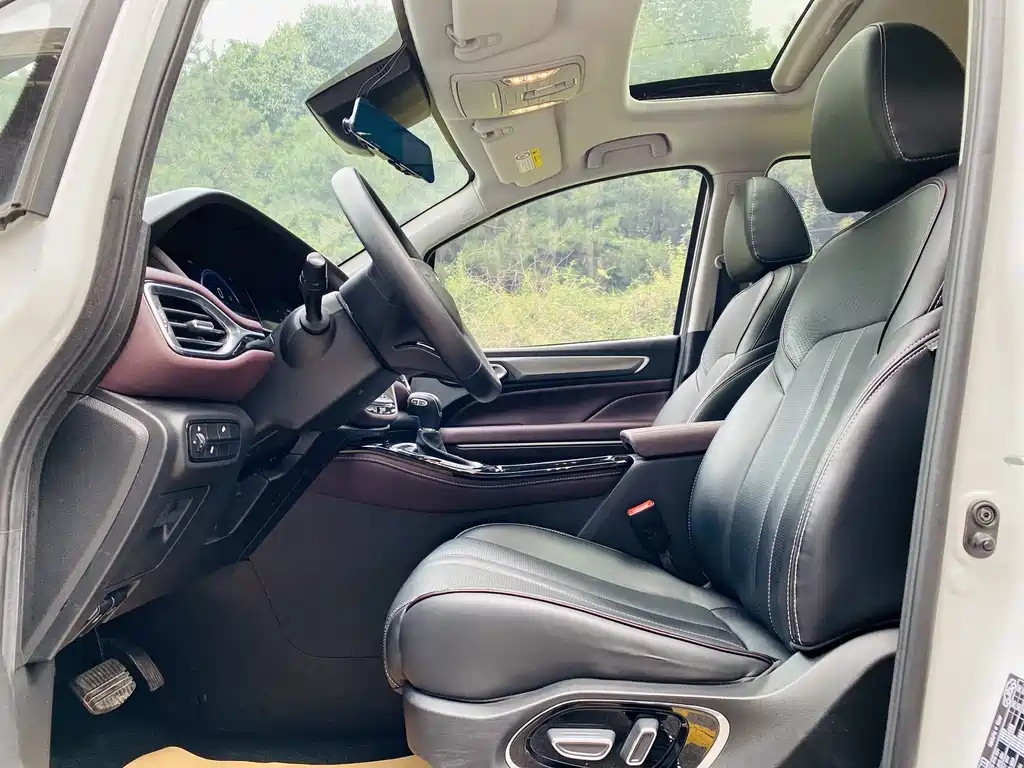 GAC Trumpchi M6 2023 — фото 9