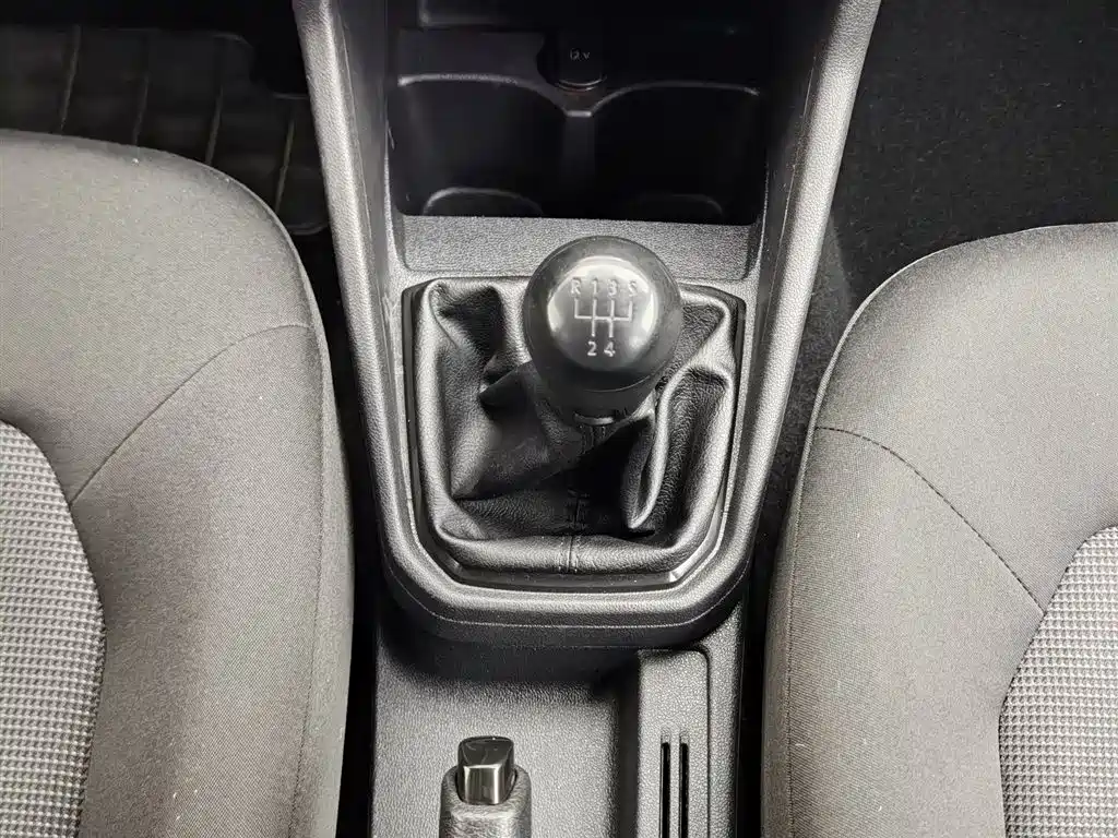 Volkswagen Jetta 2018 — фото 13