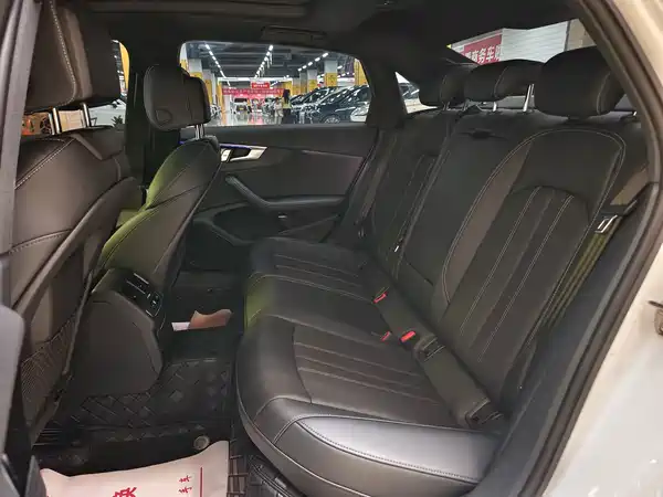 Audi A4L 2025