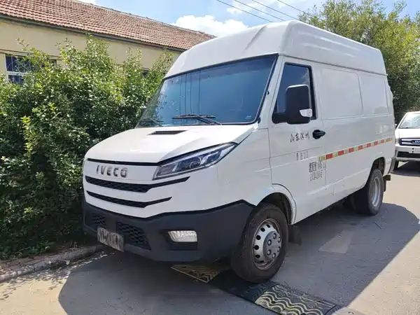 Iveco Proud 2024