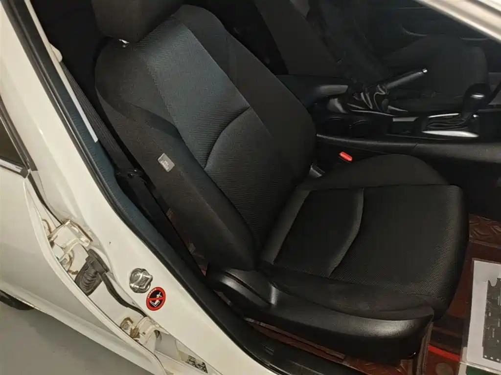 Mazda 3 Axela 2017 — фото 25
