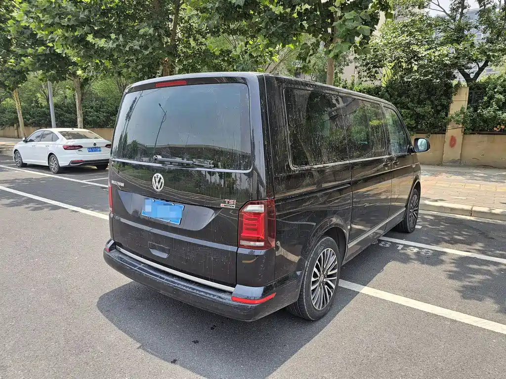 Volkswagen Multivan 2018 — фото 7