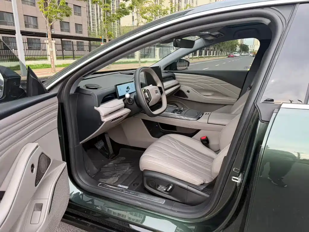 Geely Galaxy Starshine 8 2025 — фото 4
