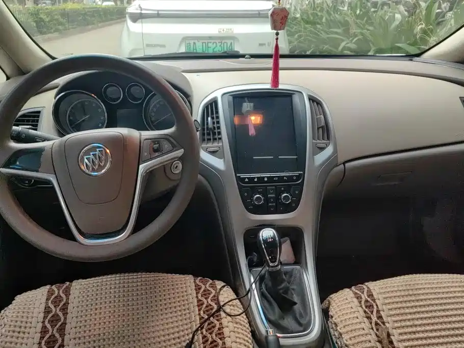 Buick Excelle 2014 — фото 11