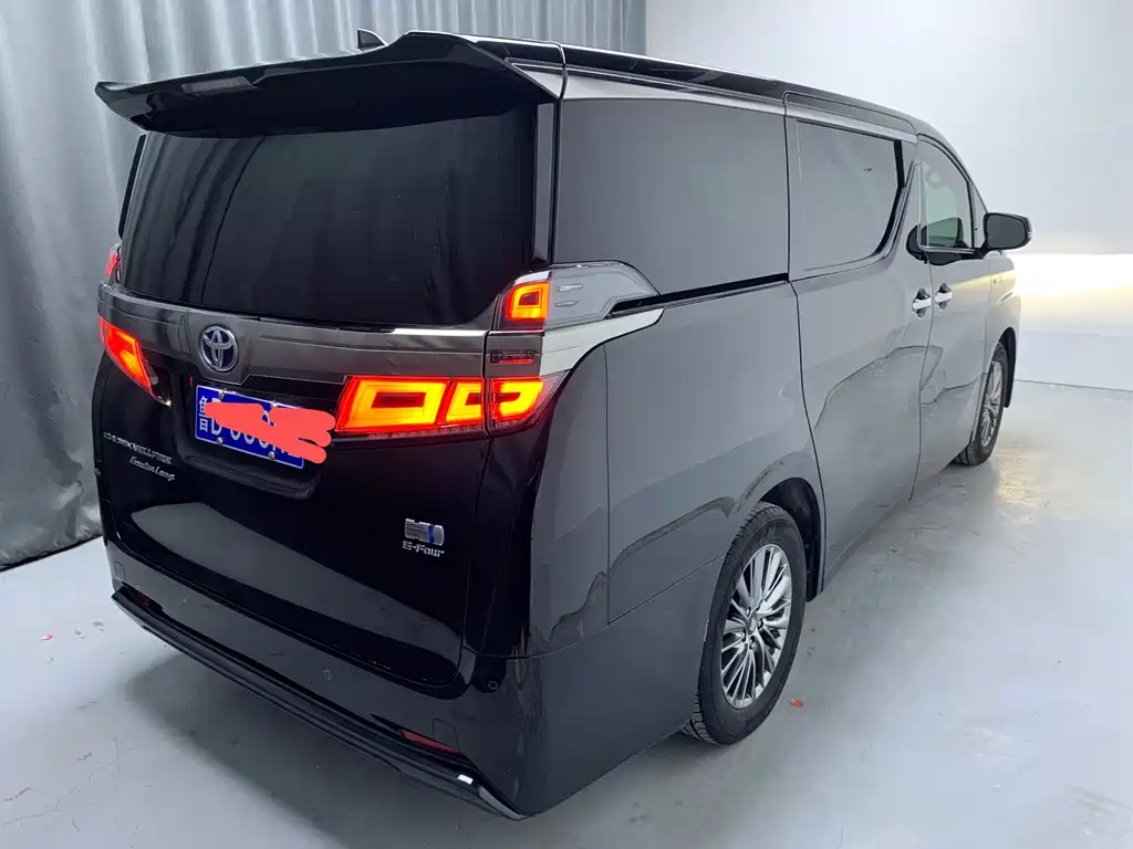 Toyota Vellfire 2022 — фото 4