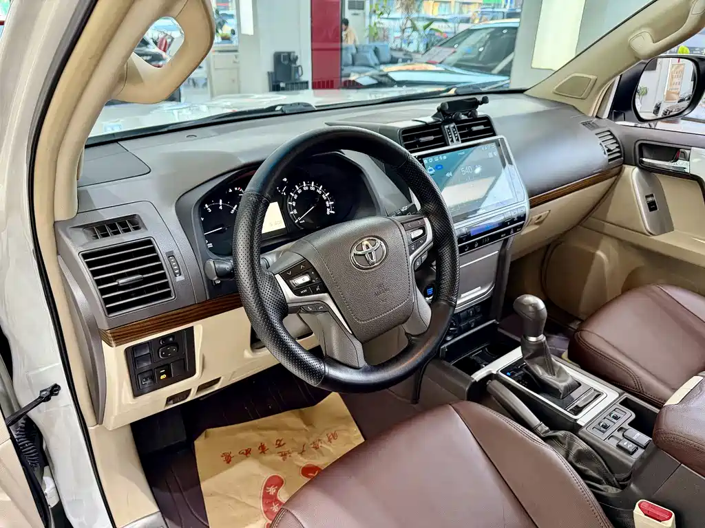 Toyota Prado 2018 — фото 9