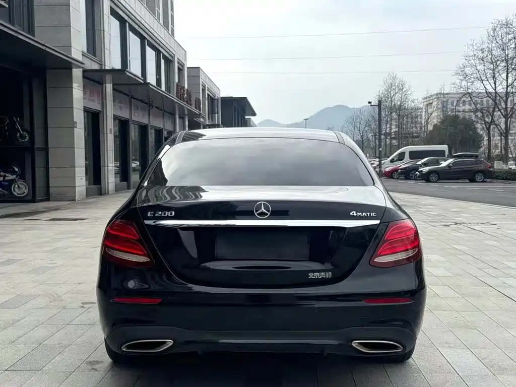 Mercedes-Benz E-Class 2017 — фото 8