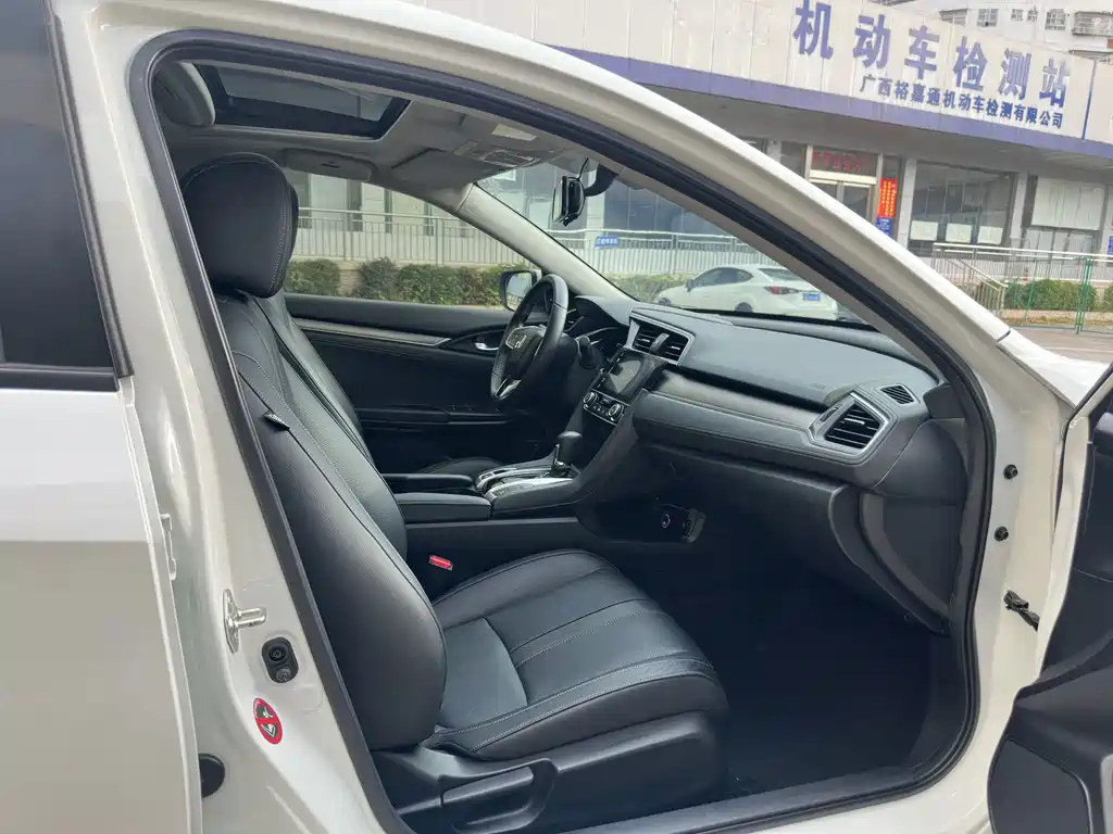 Honda Civic 2019 — фото 10