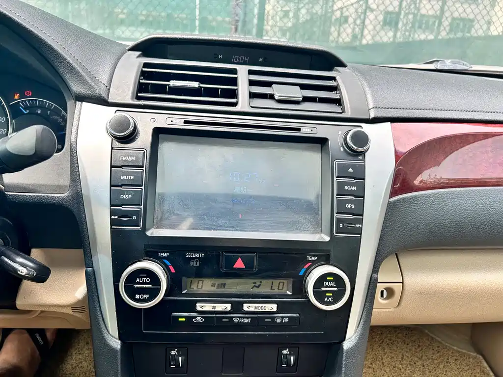 Toyota Camry 2013 — фото 11