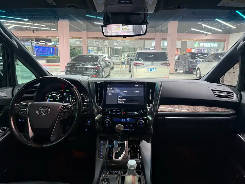 Toyota Alphard 2020 — фото 9