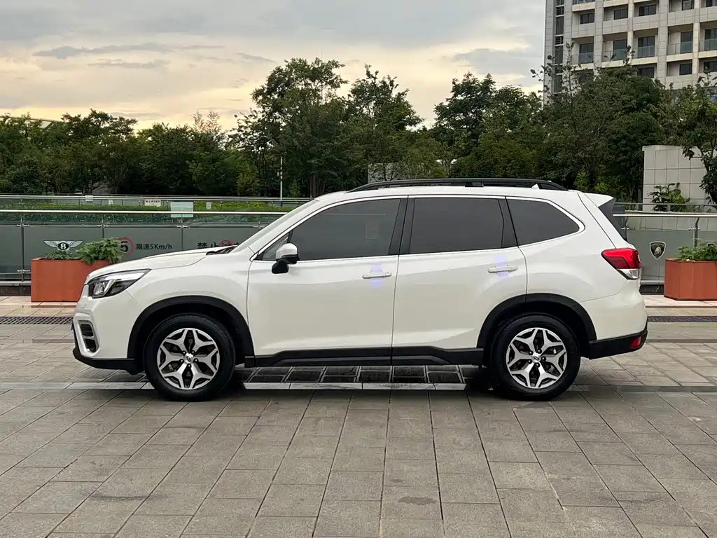 Subaru Forester 2021 — фото 8