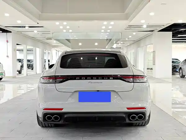 Porsche Panamera 2021