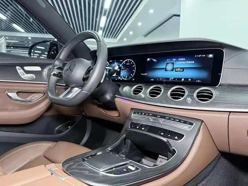 Mercedes-Benz E-Class 2022 — фото 12
