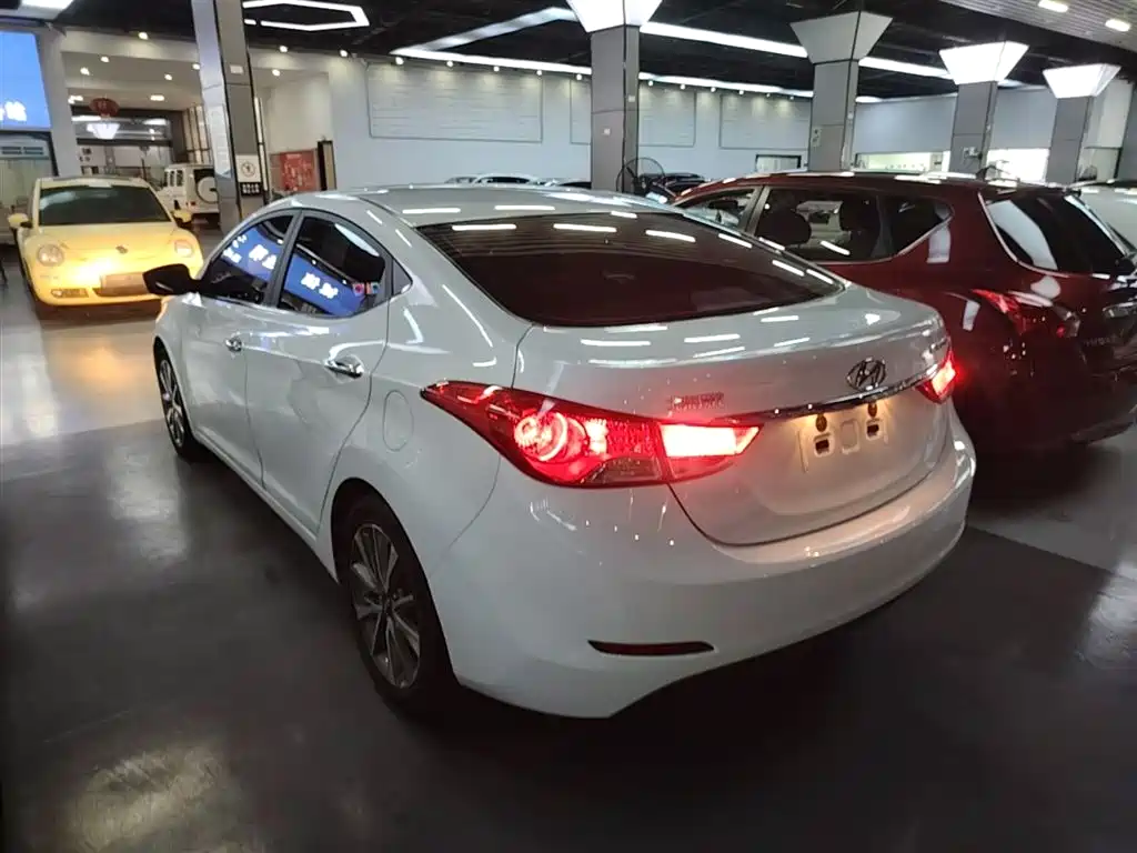 Hyundai Elantra Langdong 2015 — фото 5