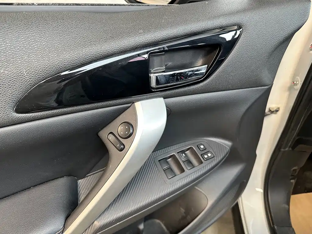 Mitsubishi Eclipse Cross 2020 — фото 14