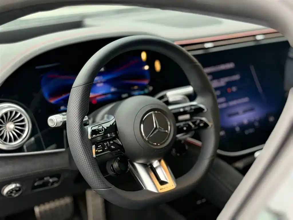Mercedes-Benz EQS AMG 2025 — фото 8