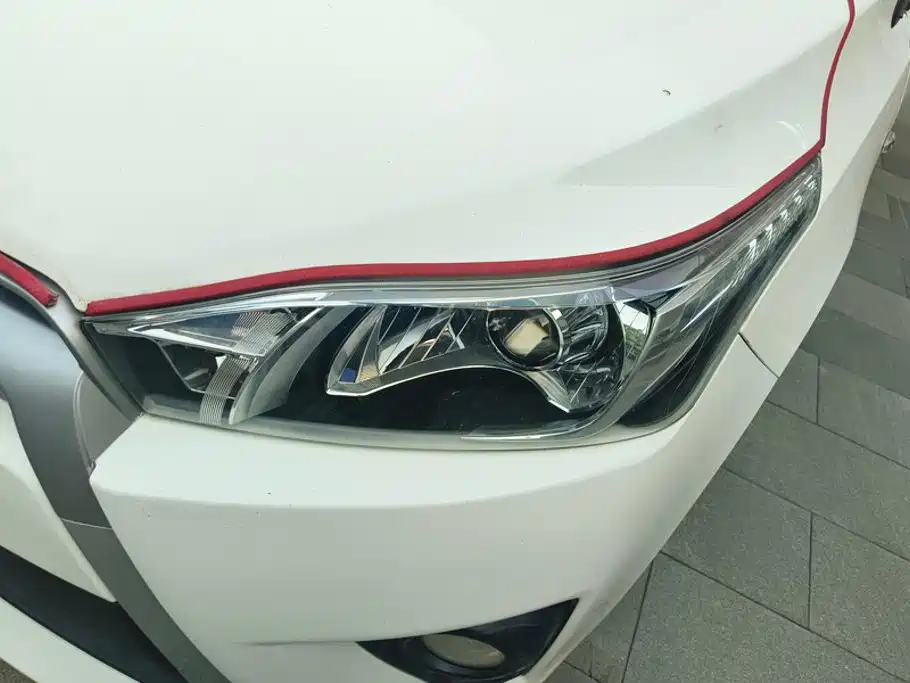 Toyota Yaris L 2015