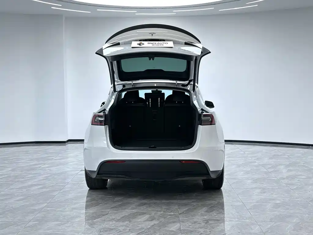 Tesla Model Y 2022 — фото 8