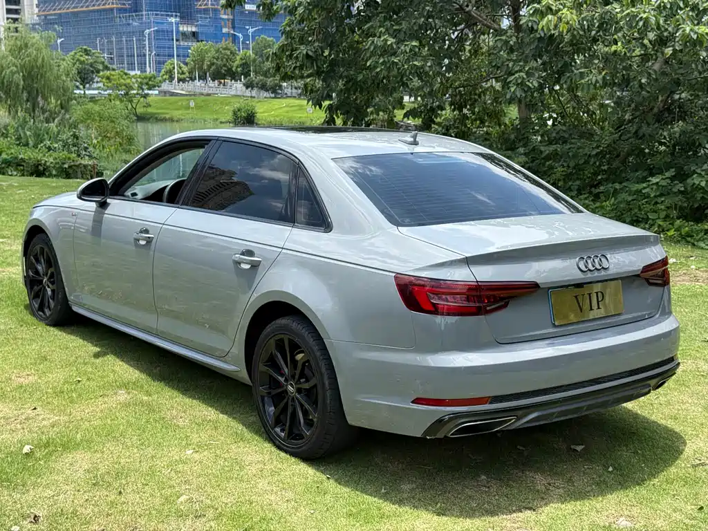 Audi A4L 2019