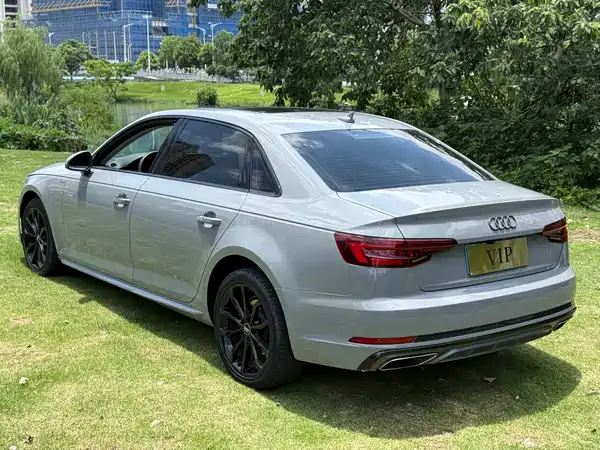 Audi A4L 2019