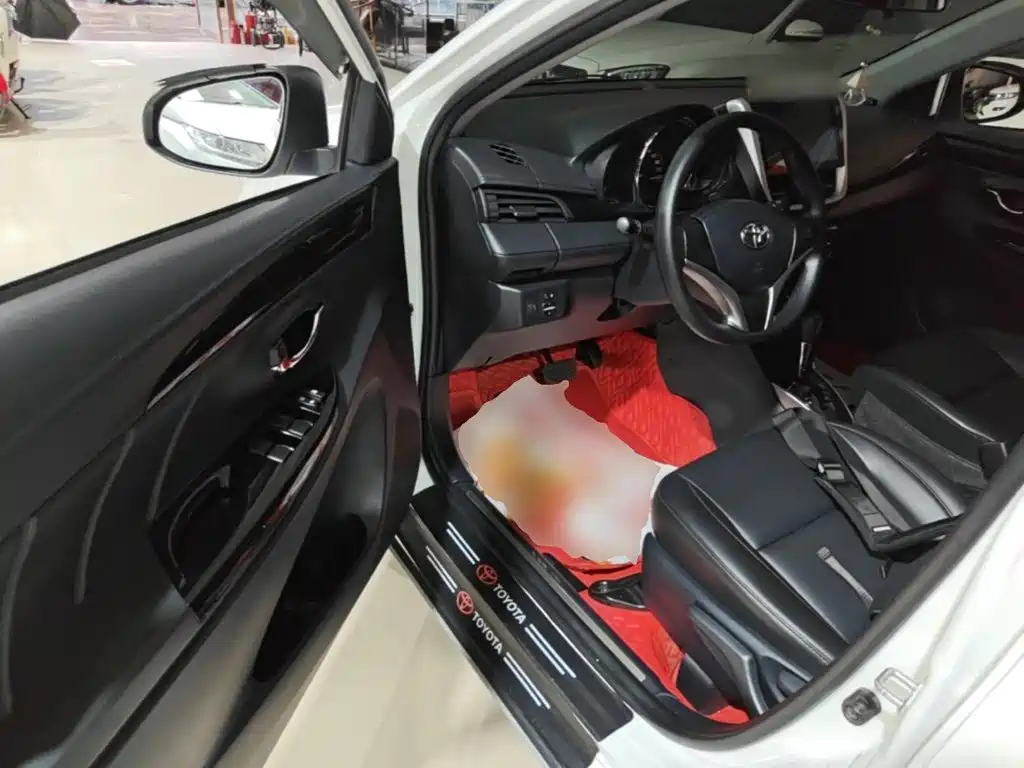 Toyota Yaris L 2021 — фото 16