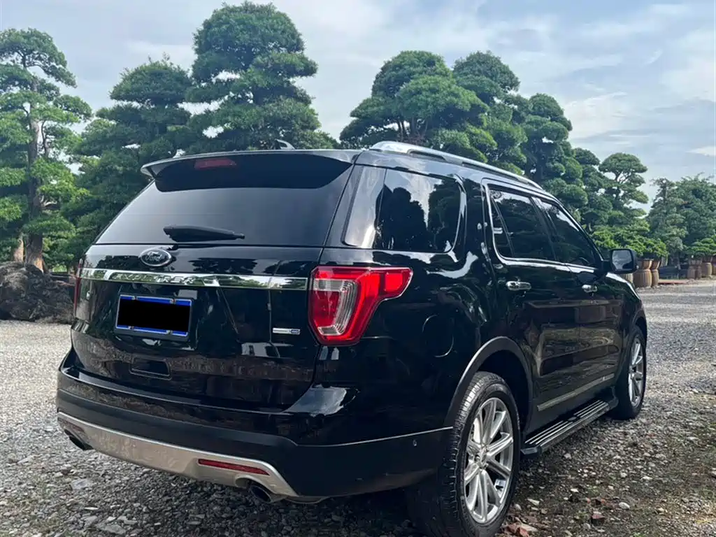Ford Explorer 2018 — фото 25