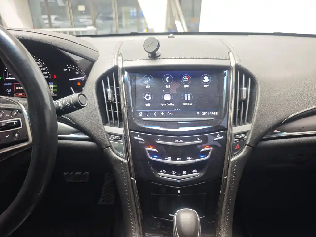 Cadillac ATS-L 2018 — фото 15