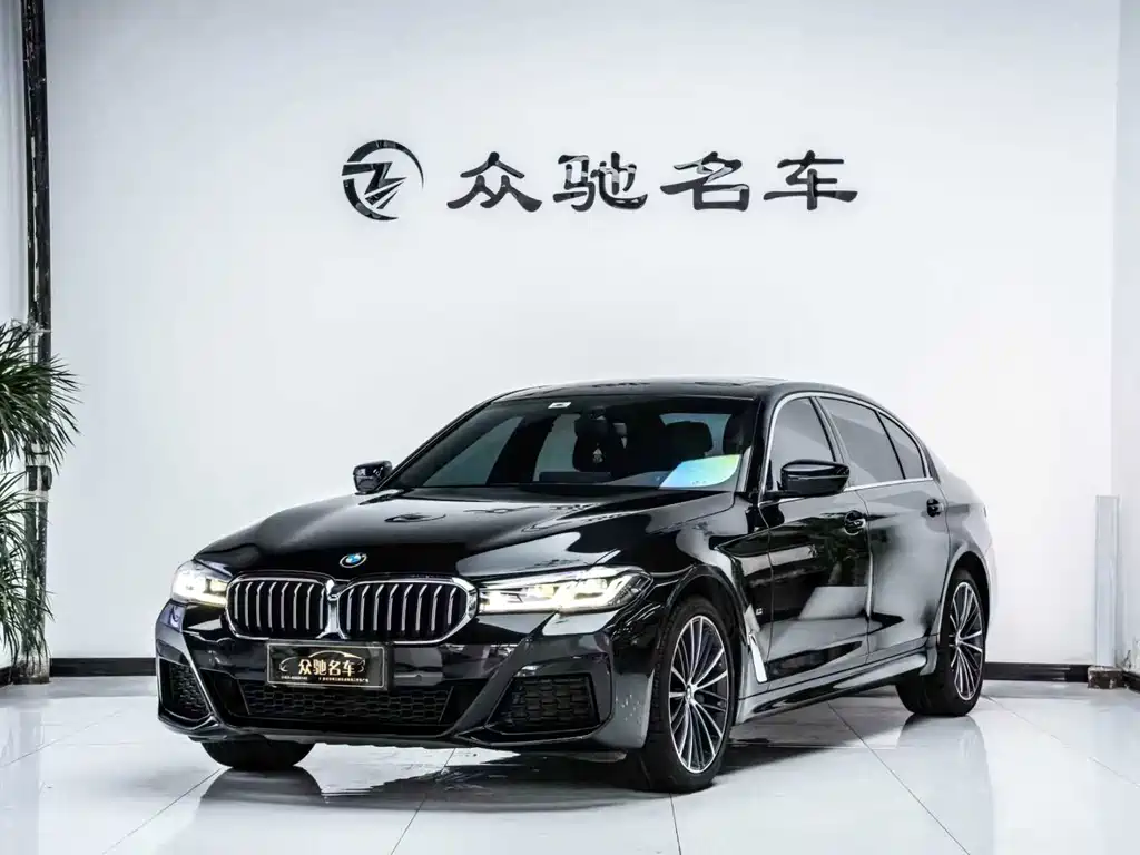 BMW 5 Series 2022 — фото 1