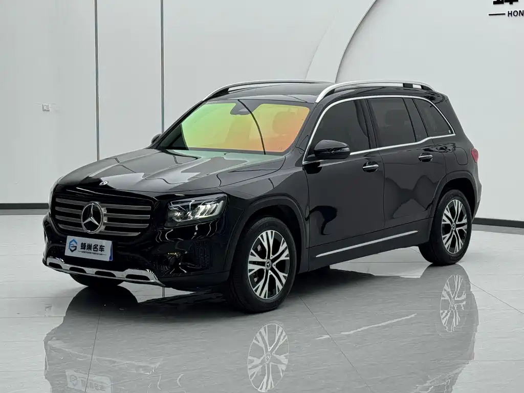 Mercedes-Benz GLB 2024 — фото 1