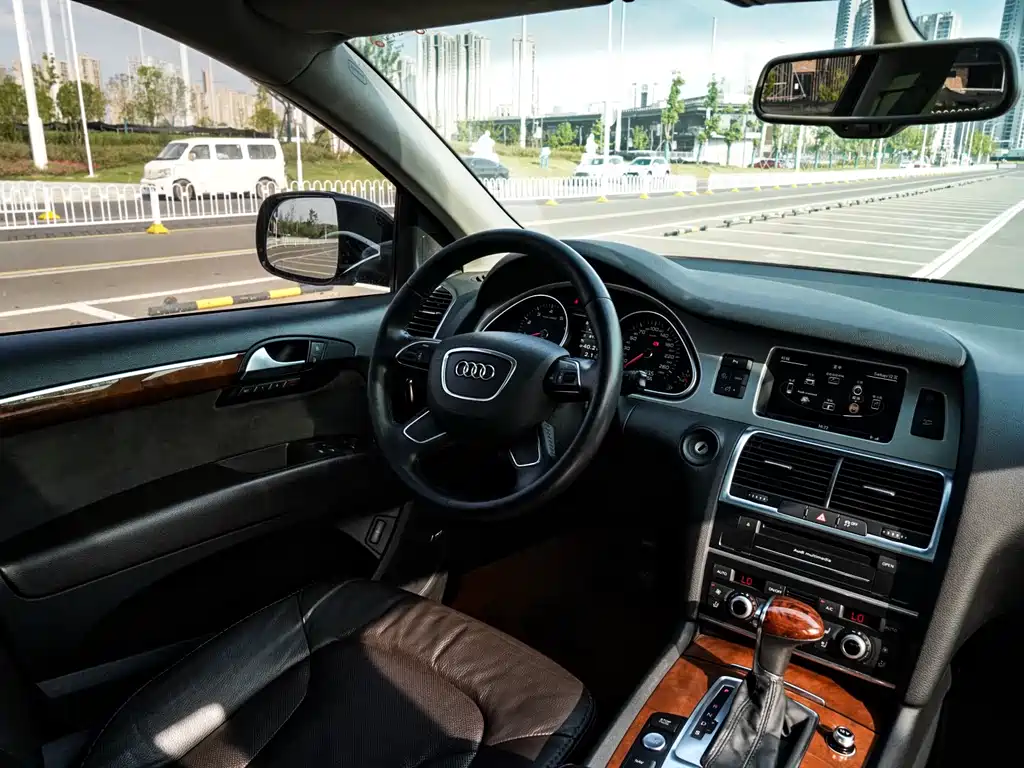Audi Q7 2015 — фото 10