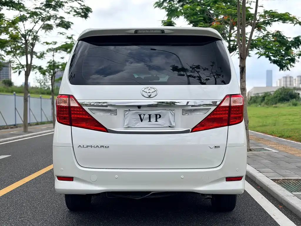 Toyota Alphard 2015 — фото 12