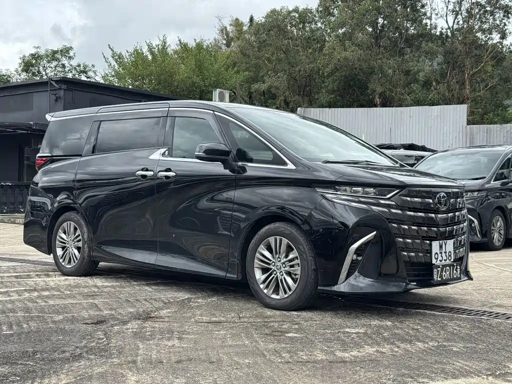 Toyota Alphard 2026 — фото 3